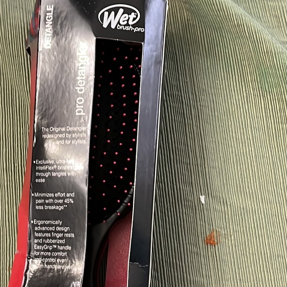 Limited Edition “EVIL Queen” Disney wet brush-pro, feta glee hair brush - Picture 2 of 4